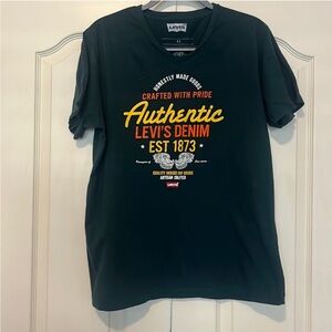 NWOT Levi’s XL V-Neck T-Shirt